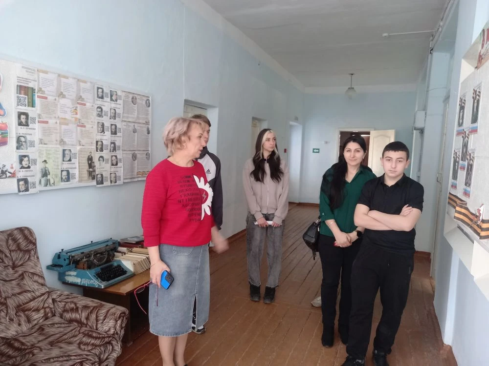 ОТКРЫВАЯ ДВЕРИ В МИР ПРОФЕССИЙ