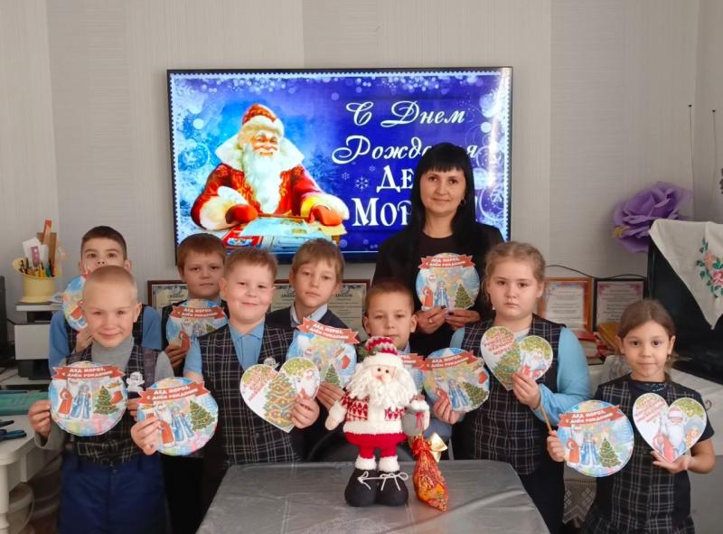 ПРАЗДНИЧНАЯ ОТКРЫТКА ДЛЯ ДЕДУШКИ МОРОЗА