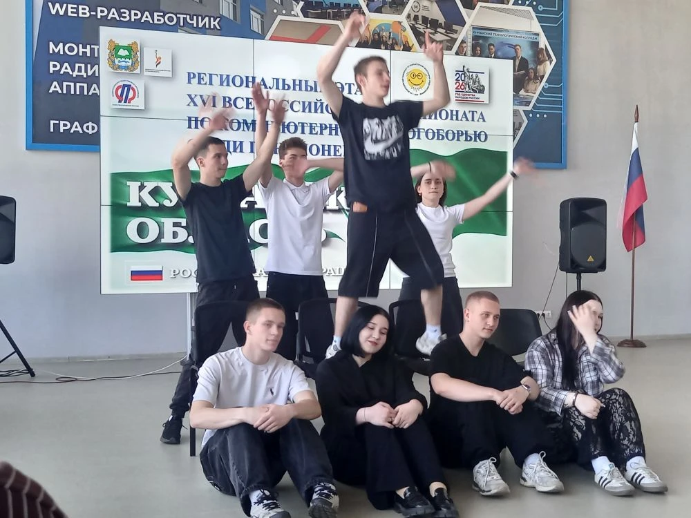 ЗНАЙ НАШИХ