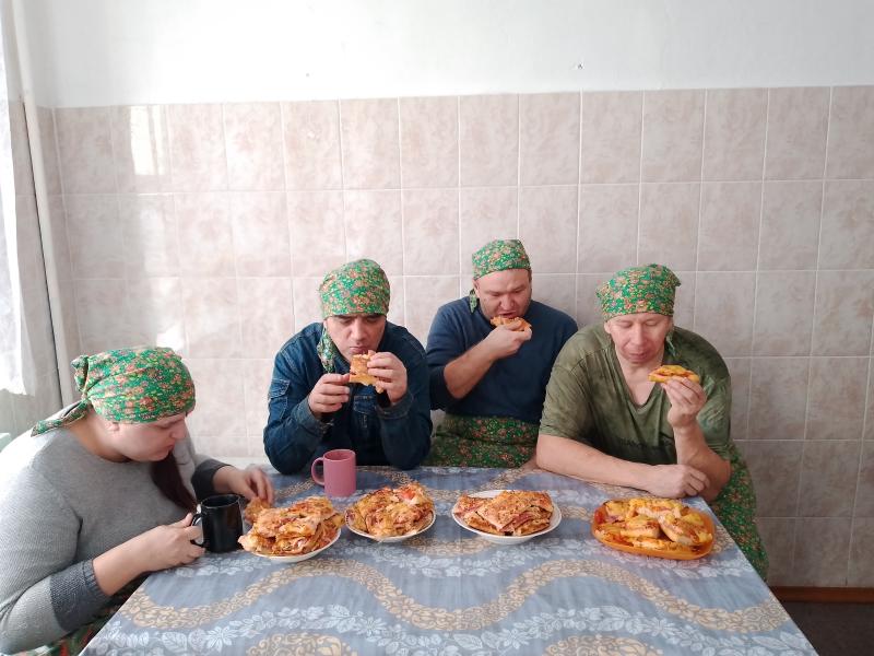 ГОТОВИМ ПИЦЦУ: ШАГ ЗА ШАГОМ