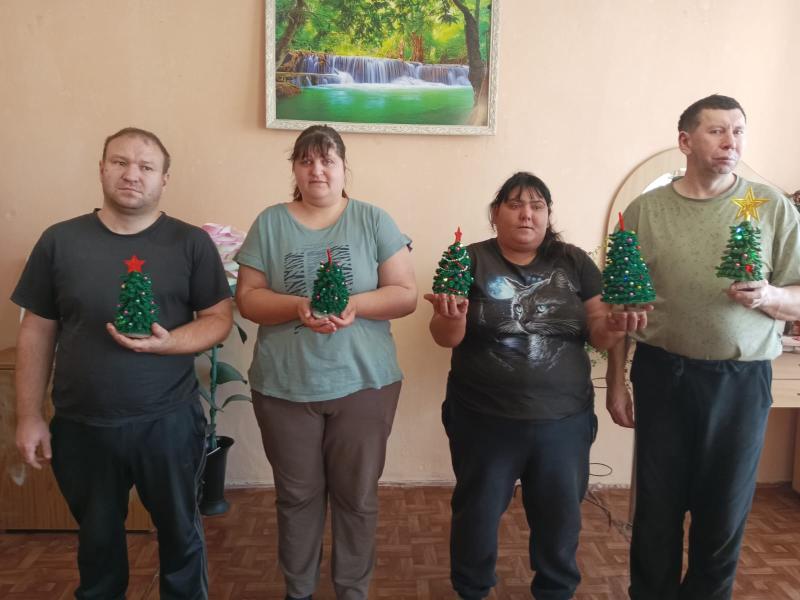 НОВОГОДНИЕ ЁЛОЧКИ