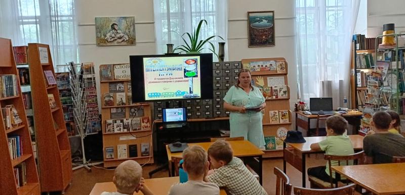 О ПРАВИЛАХ ДВИЖЕНИЯ ГОВОРИМ С УВАЖЕНИЕМ