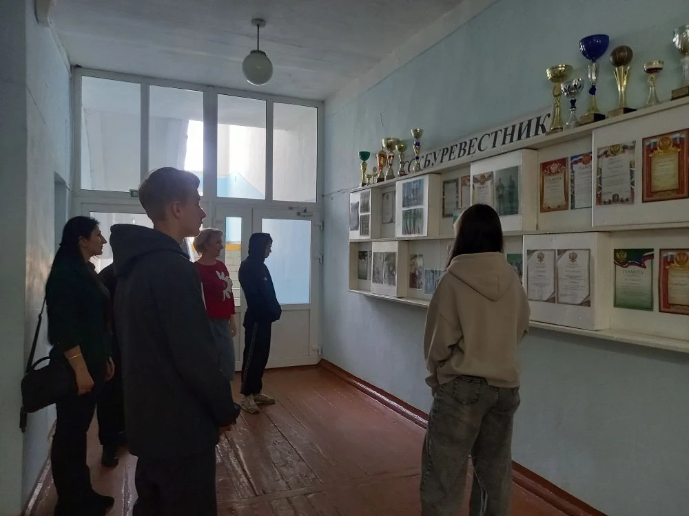 ОТКРЫВАЯ ДВЕРИ В МИР ПРОФЕССИЙ