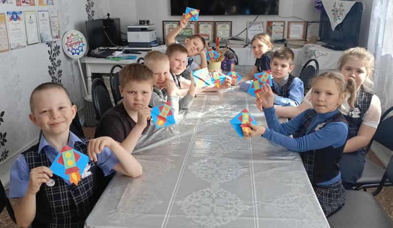 КОСМИЧЕСКАЯ РАБОТА