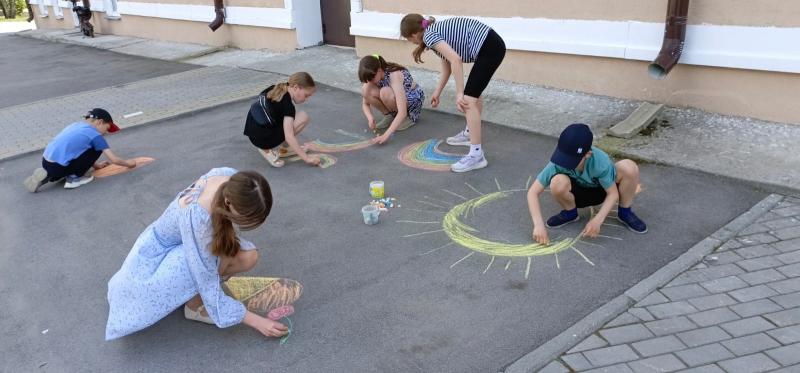 КОНКУРС РИСУНКОВ НА АСФАЛЬТЕ «РАДУГА ТАЛАНТОВ»