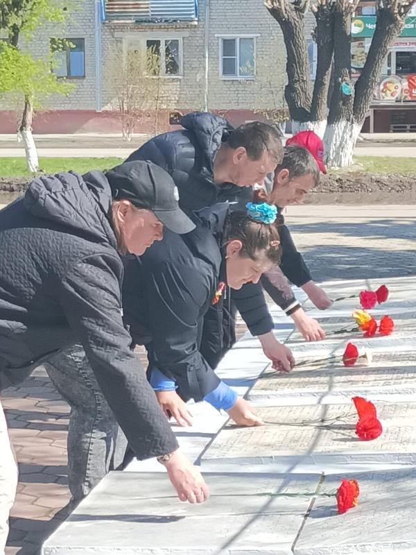 ЦВЕТЫ НА ГРАНИТЕ