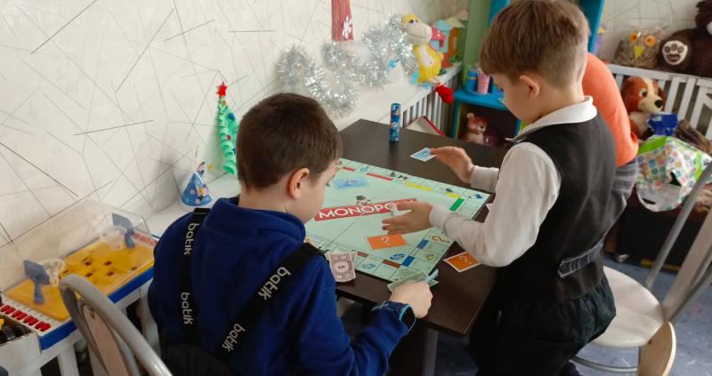 ИГРАЕМ И УЧИМСЯ