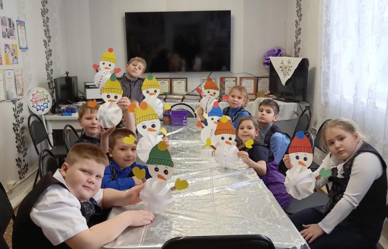 ЗАБАВНЫЙ СНЕГОВИЧОК