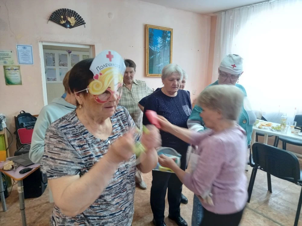 ОТ ТРЕНИРОВОК – К ГРЯДКАМ