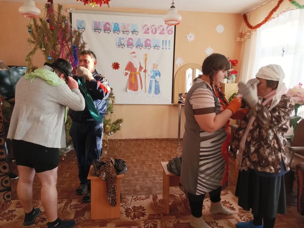 НОВОГОДНИЙ СЕРПАНТИН