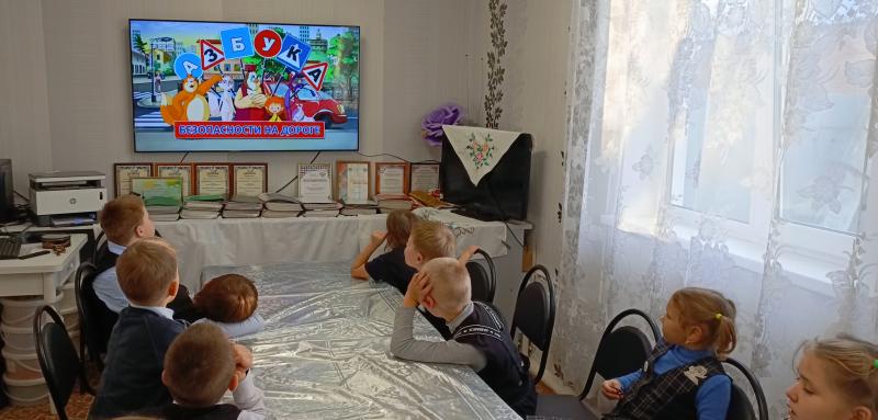 ПРАВИЛА ПОВЕДЕНИЯ НА ДОРОГЕ В ЗИМНЕЕ ВРЕМЯ