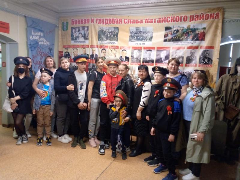 ВАШ ПОДВИГ ЖИВ, НЕПОВТОРИМ И ВЕЧЕН!