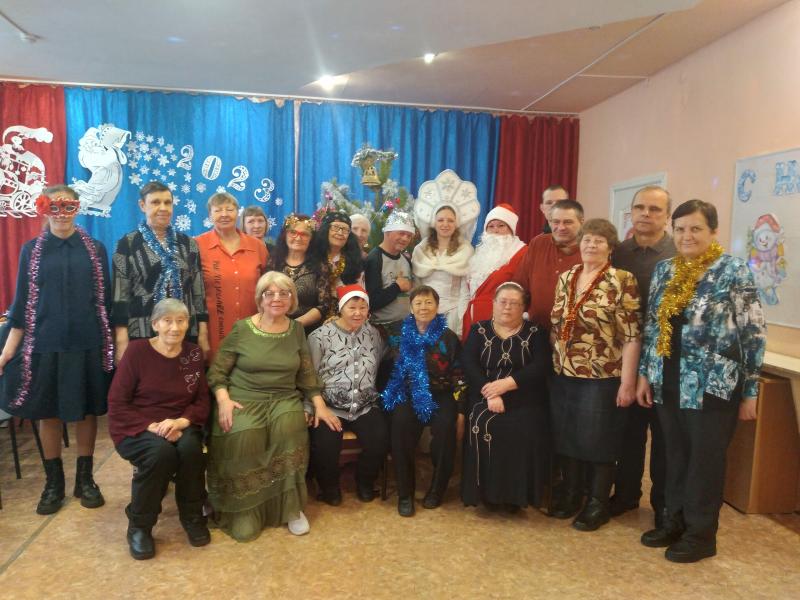 НОВОГОДНИЙ ОГОНЁК