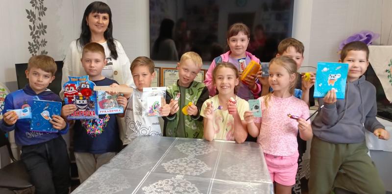 ВЕТЕРОК НАМ НАДУЕТ ВЕЕРОК