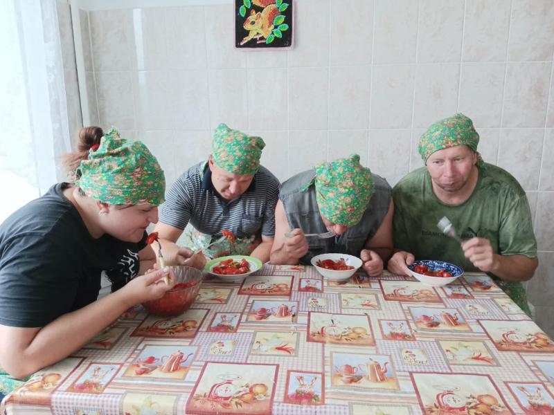 ЛЕТО НА ТАРЕЛКЕ