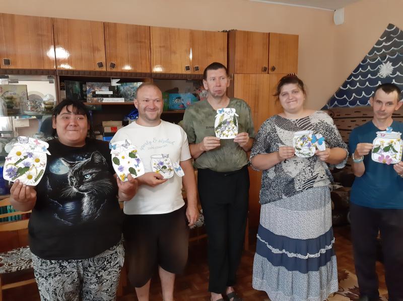 АППЛИКАЦИЯ ИЗ ЖИВЫХ ЦВЕТОВ «ЛЕТО В БАНКЕ»