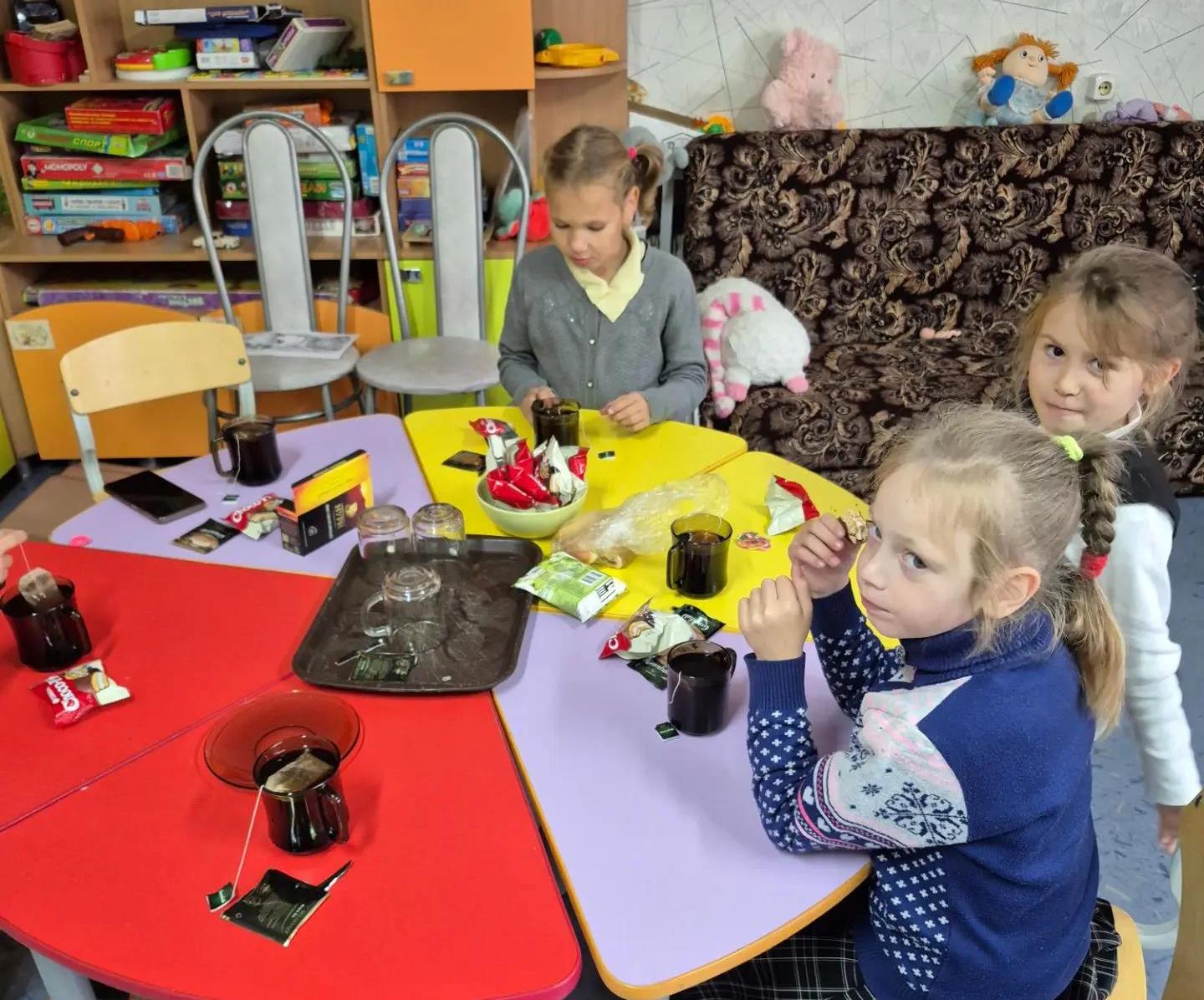 ПЕРВЫЙ СНЕГ, ГОРЯЧИЙ ЧАЙ И ДОБРЫЕ СЛОВА…