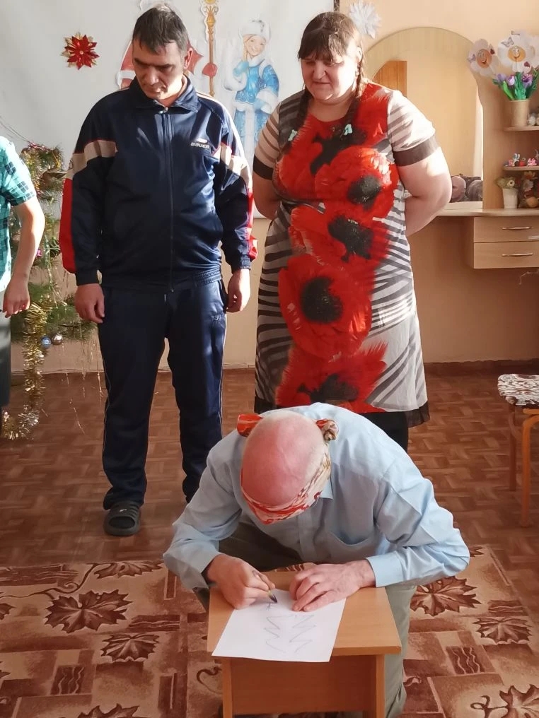 НОВОГОДНИЙ СЕРПАНТИН