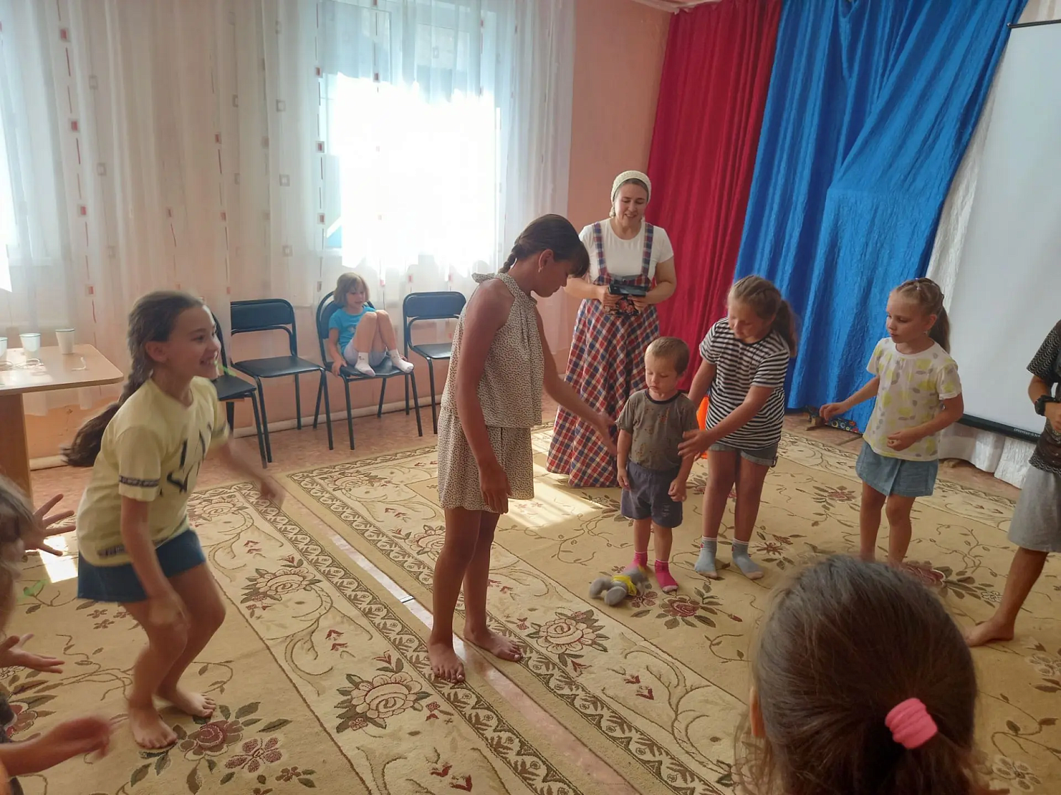 ЧАС СМЕХА И ЗАТЕЙ
