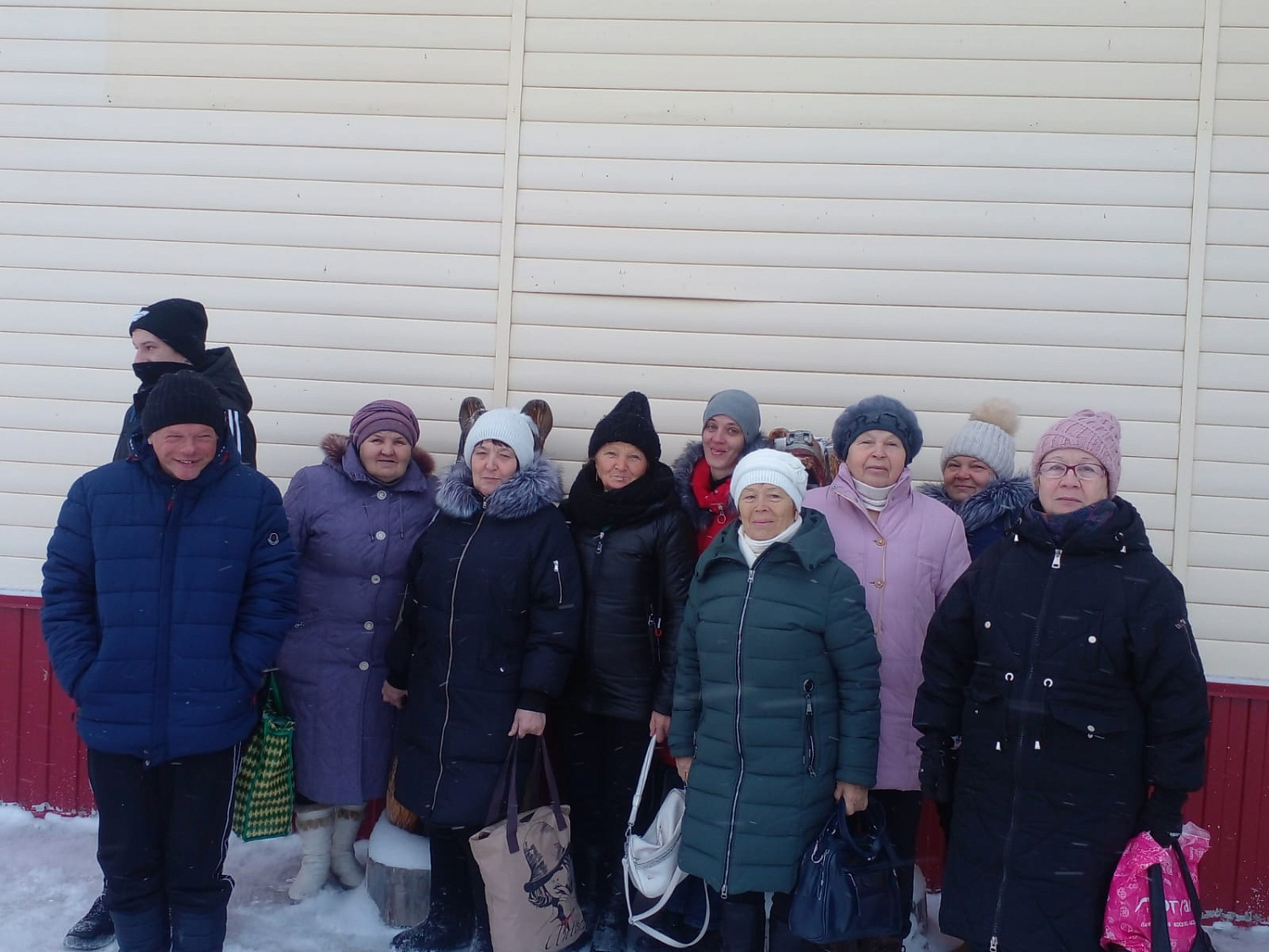ПОЕЗДКА НА ГОРЯЧИЙ ИСТОЧНИК