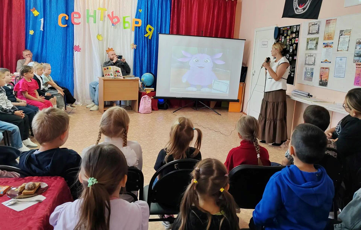 БУДУЩИХ ПЕРВОКЛАССНИКОВ ПОЗДРАВИЛИ С НОВЫМ ЖИЗНЕННЫМ ЭТАПОМ